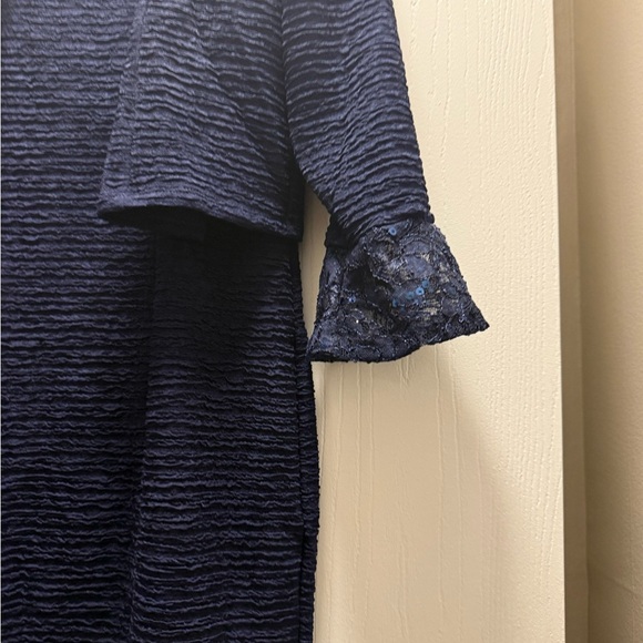 NY Collection Textured Navy Ensemble - Picture 2 of 7